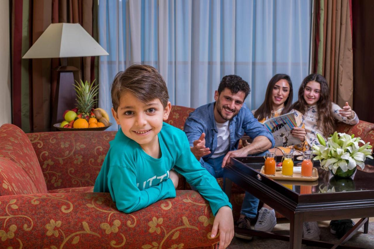 Апарт готель Raouche Arjaan By Rotana Бейрут Екстер'єр фото